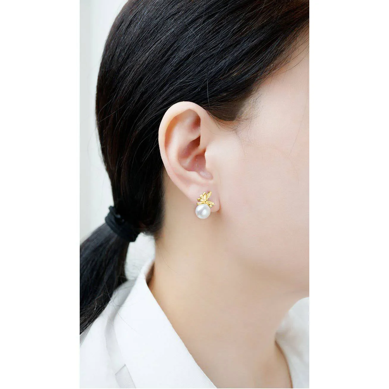 Elegant Freshwater Pearl Earrings WE00380