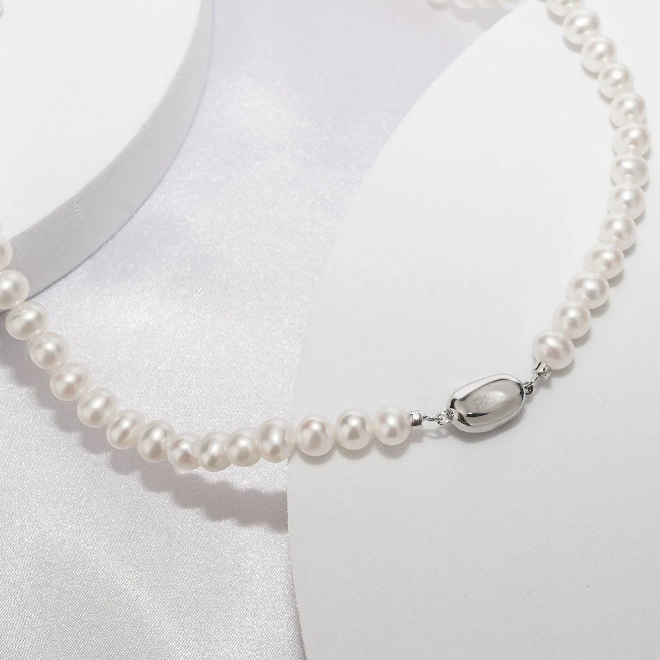 Elegant White Freshwater Pearl Necklace WN00176