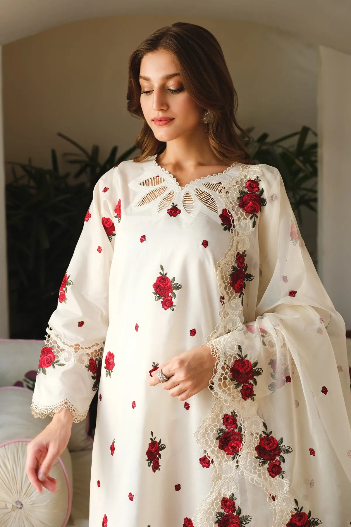 EMBROIDERED LAWN UF-647