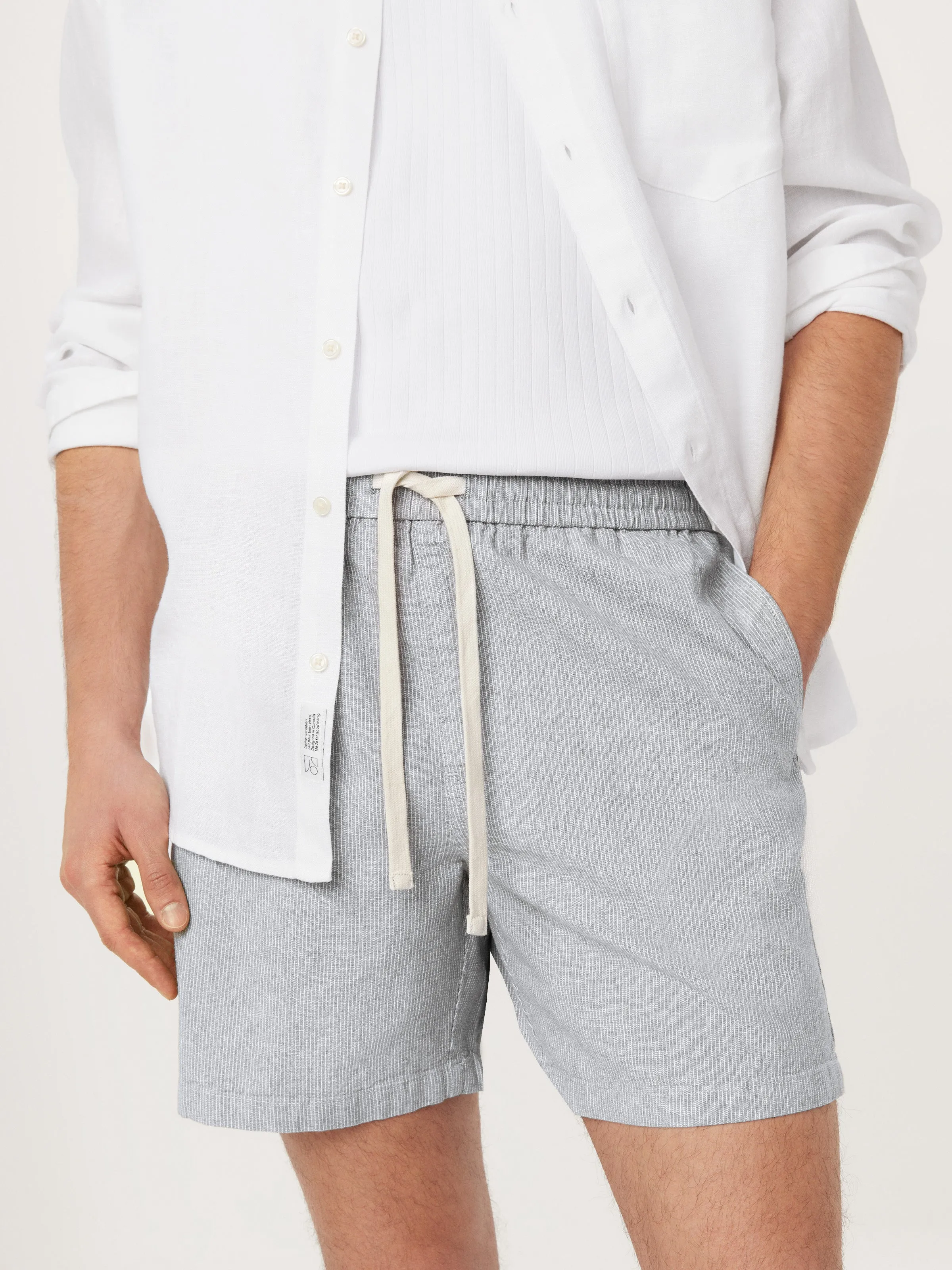 The Casual Linen Short in Grey