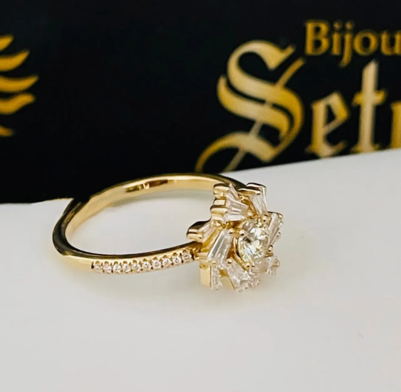 Women diamond ring DER045